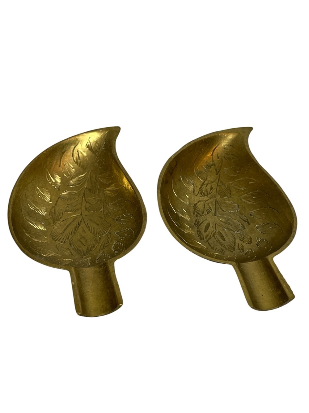 2 Vintage Brass Leaf Ashtrays – Hand-Etched India
Also used as Trinket Dishes